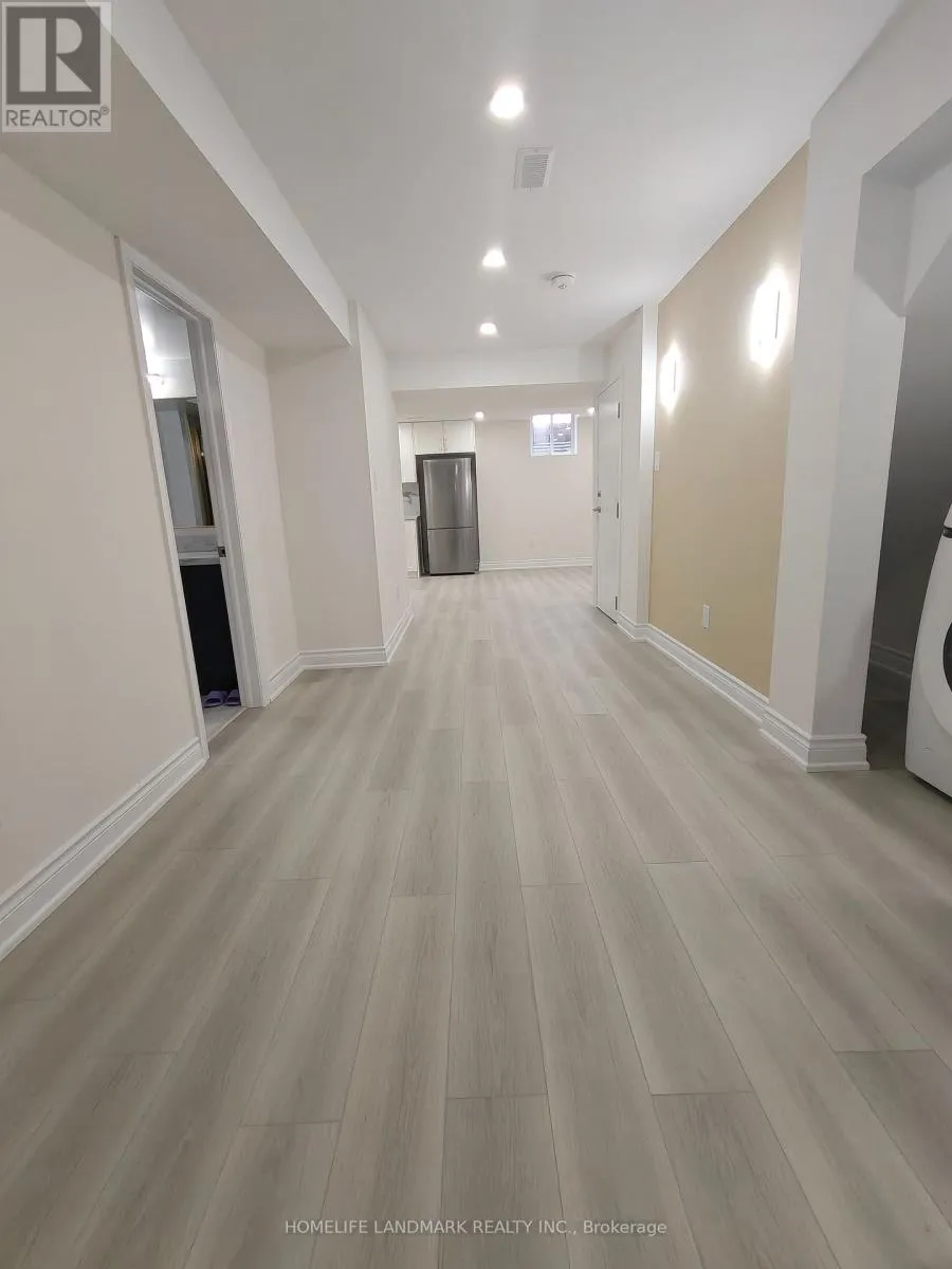 House for rent: 252 Borealis Avenue, Aurora, Ontario L4G 7V9