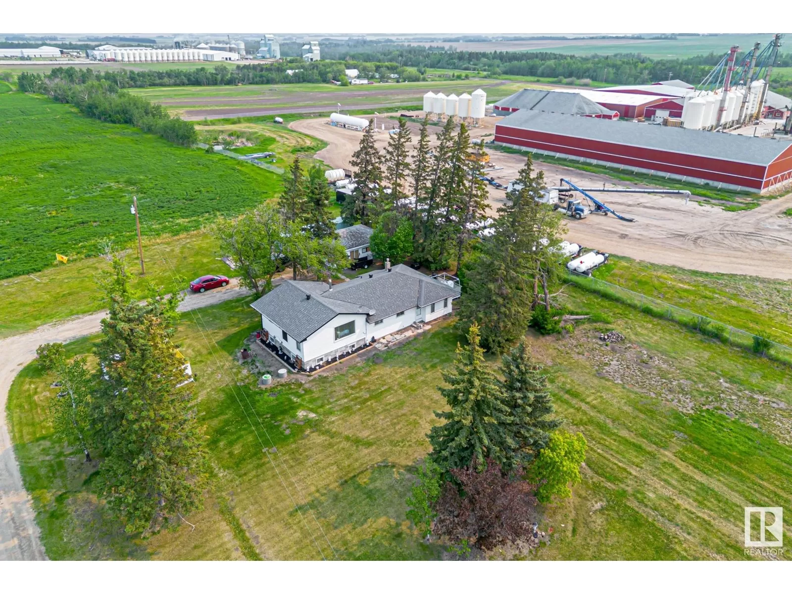 House for rent: 25218 Sh 651, Rural Sturgeon County, Alberta T0G 1L2