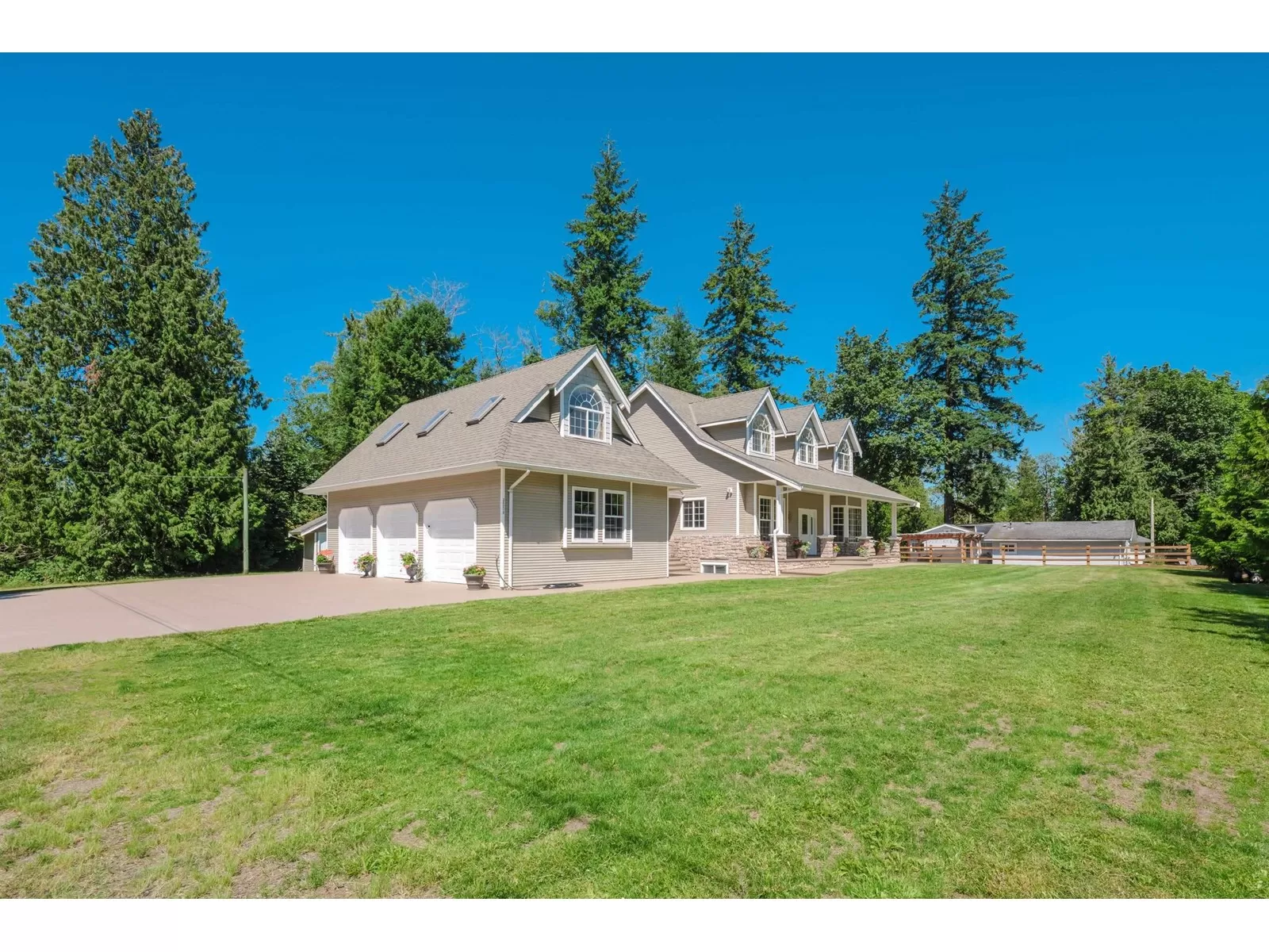 House for rent: 25219 60 Avenue, Langley, British Columbia V4W 1G9