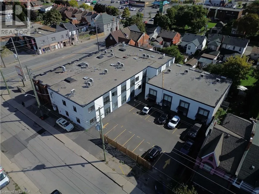 Apartment for rent: 252-266 Catharine Street N Unit# 202, Hamilton, Ontario L8L 4S6