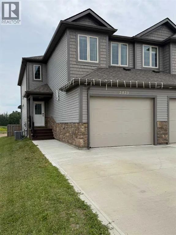 Duplex for rent: 2523 6 Avenue, Wainwright, Alberta T9W 0B9