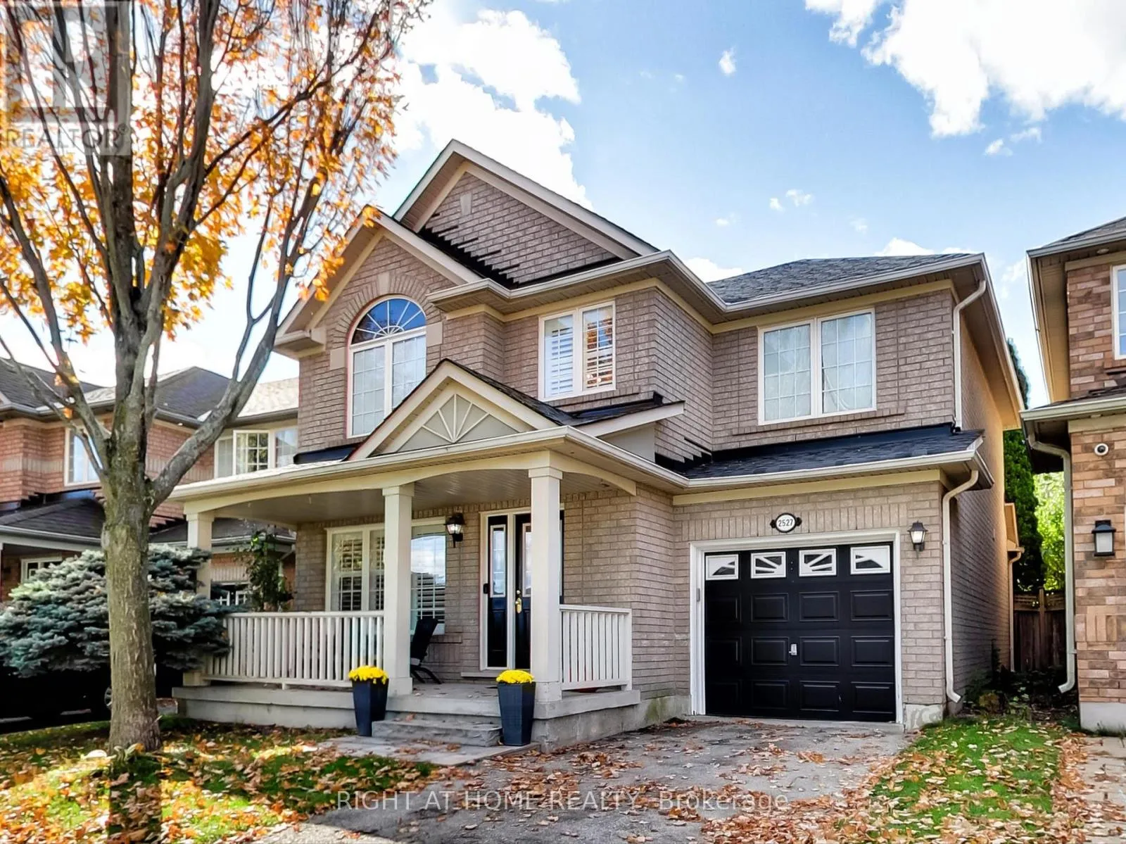 House for rent: 2527 Nettlecreek Crescent, Oakville, Ontario L6M 4C1