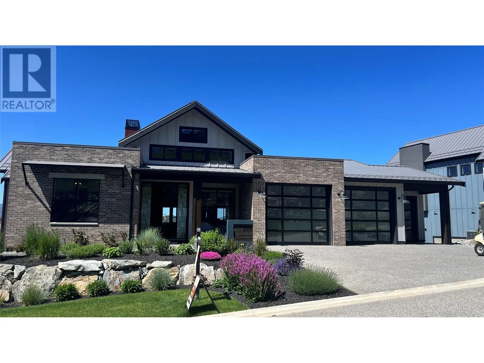 House for rent: 253 Ashcroft Court, Vernon, British Columbia V1H 2M1