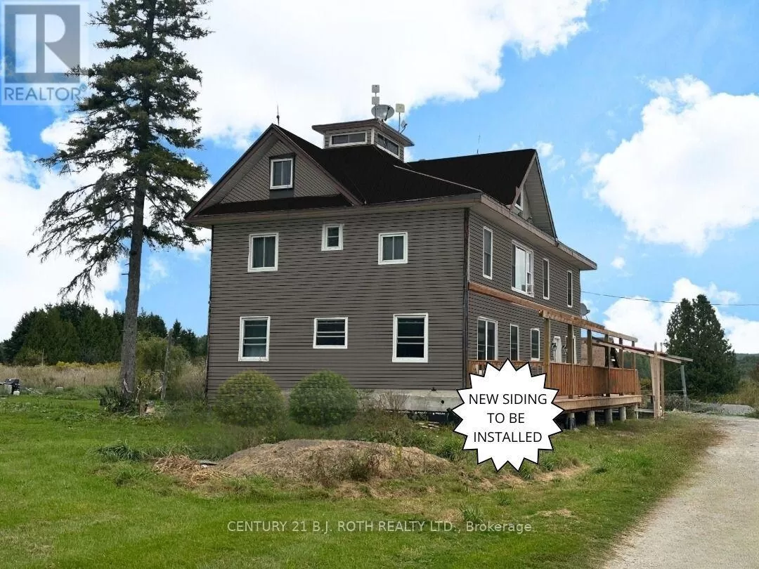 Triplex for rent: 253 Craig Side Road, Oro-Medonte, Ontario L0L 1V0