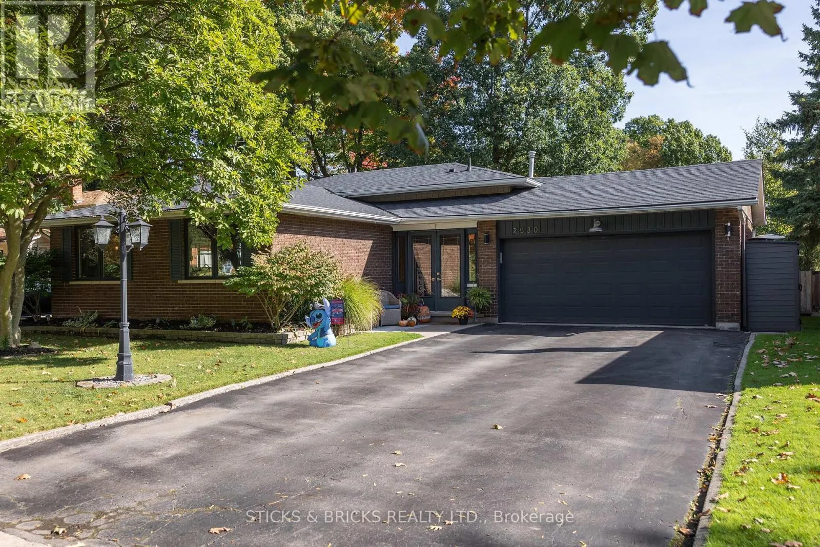 House for rent: 2530 Dorchester Road, Niagara Falls, Ontario L2J 2Y8