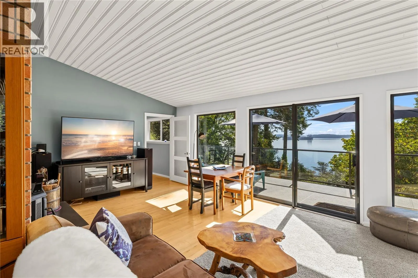 House for rent: 2530 Spring Beach Dr, Gabriola Island, British Columbia V0R 1X7