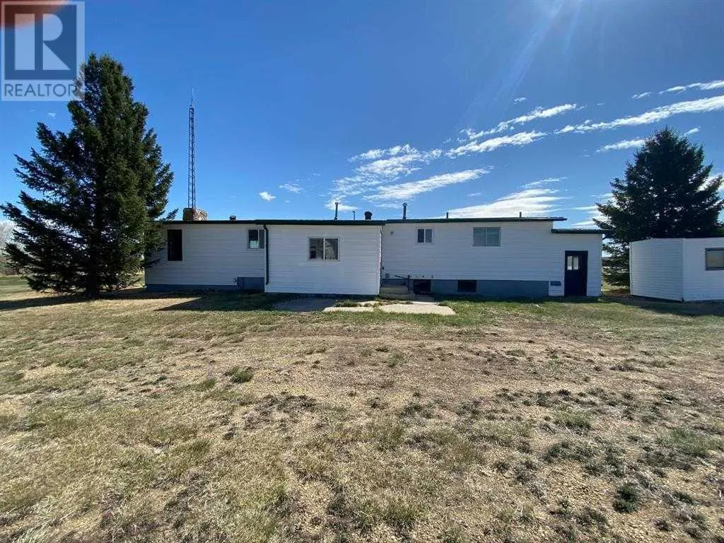 House for rent: 253080 A & 253080 B Range Road 182, Rural Wheatland County, Alberta T0J 1S0