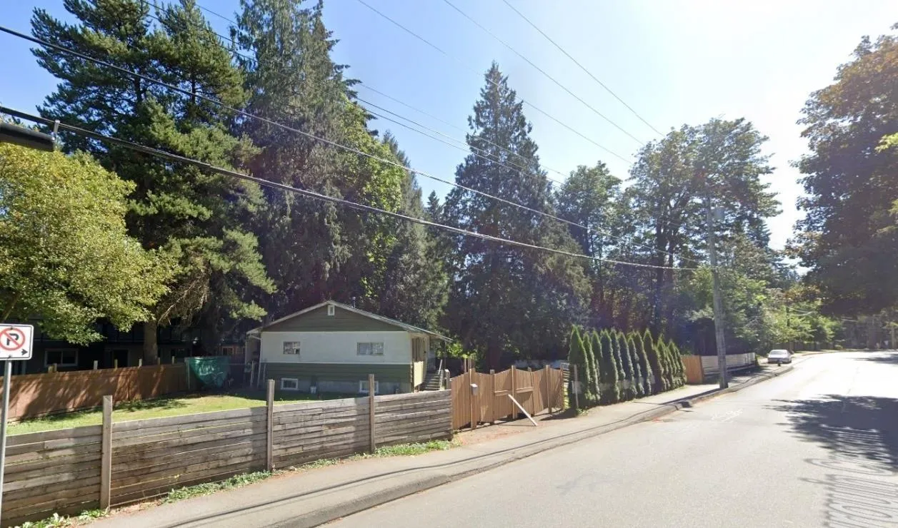 House for rent: 2532 E Bourquin Crescent, Abbotsford, British Columbia V2S 1Y4