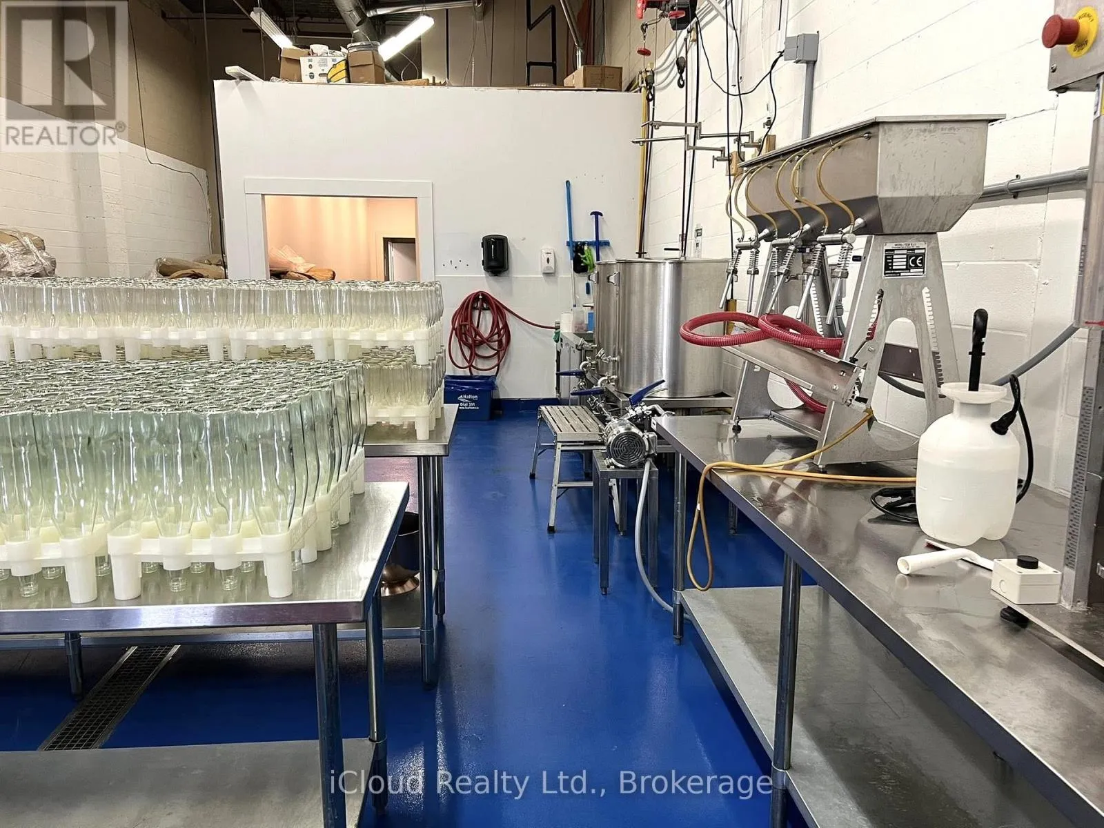 2538 Speers Road, Oakville, Ontario L6L 5K9