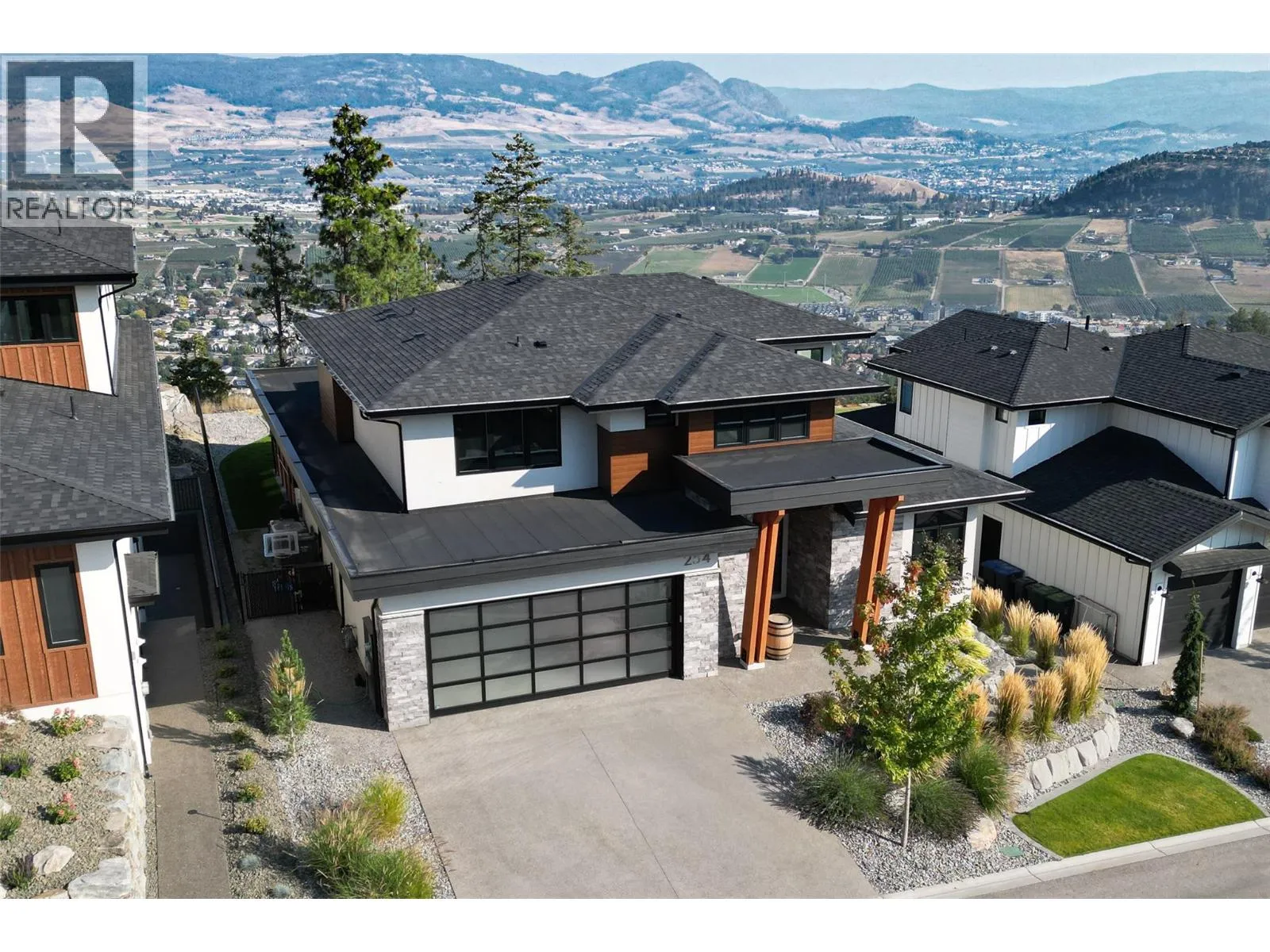 House for rent: 254 Summer Wood Drive, Kelowna, British Columbia V1V 0C9