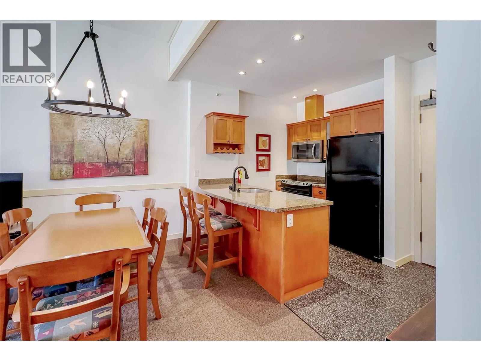 Apartment for rent: 255 Feathertop Way Unit# 320, Big White, British Columbia V1P 1P3