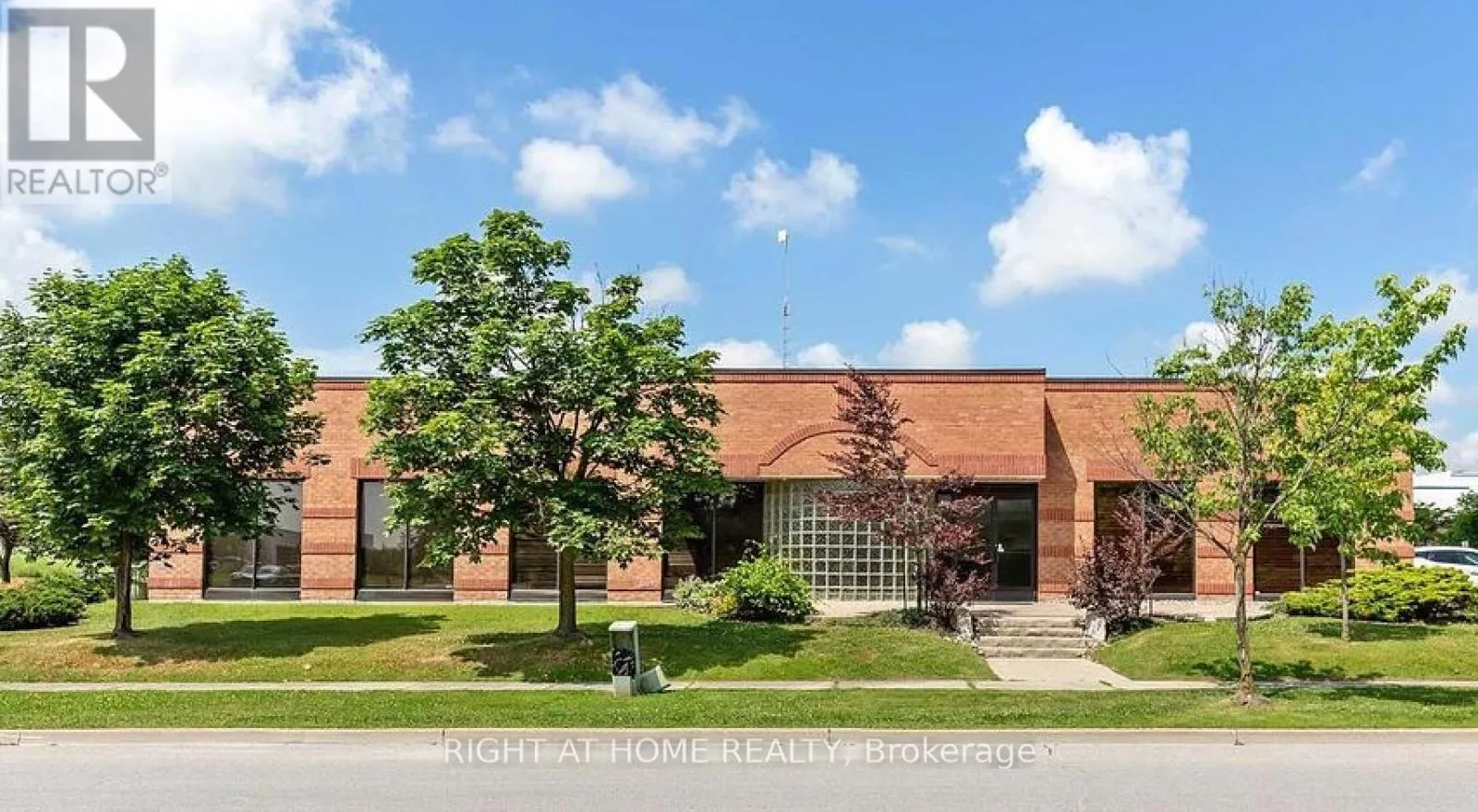 2556 Meadowpine Boulevard, Mississauga, Ontario L5N 6P9