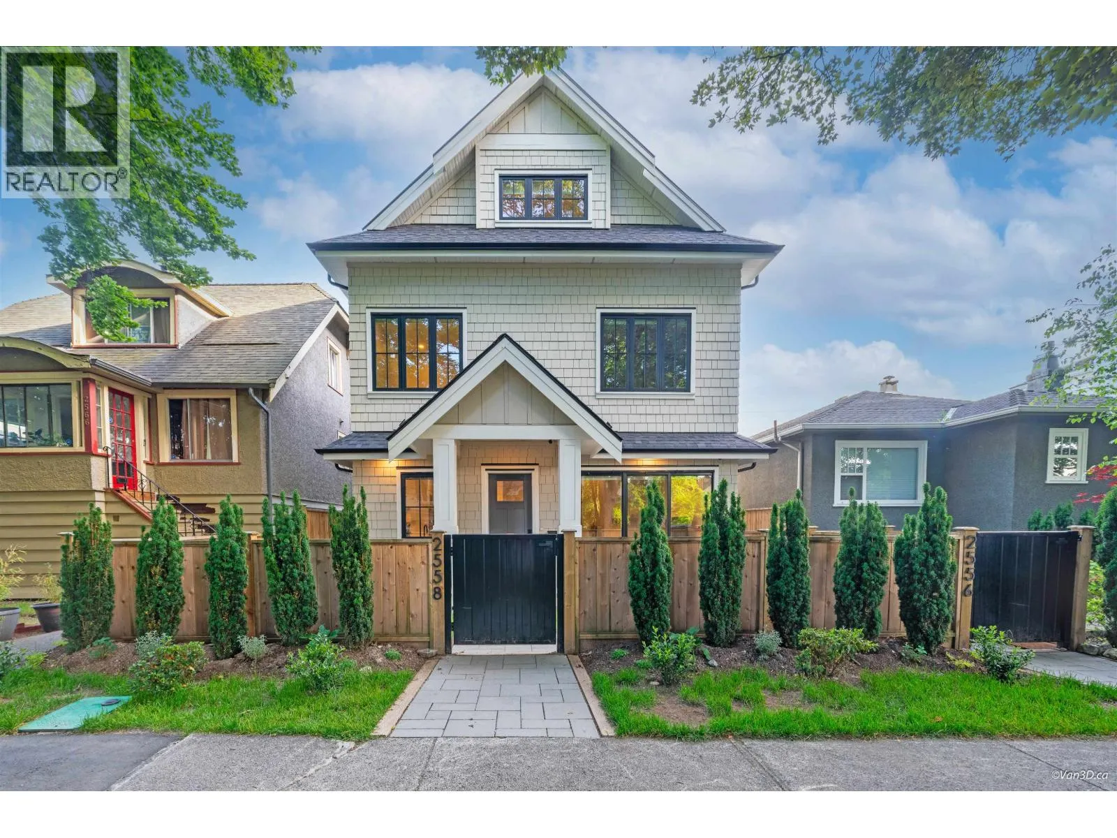 Duplex for rent: 2558 William Street, Vancouver, British Columbia V5K 2Y4