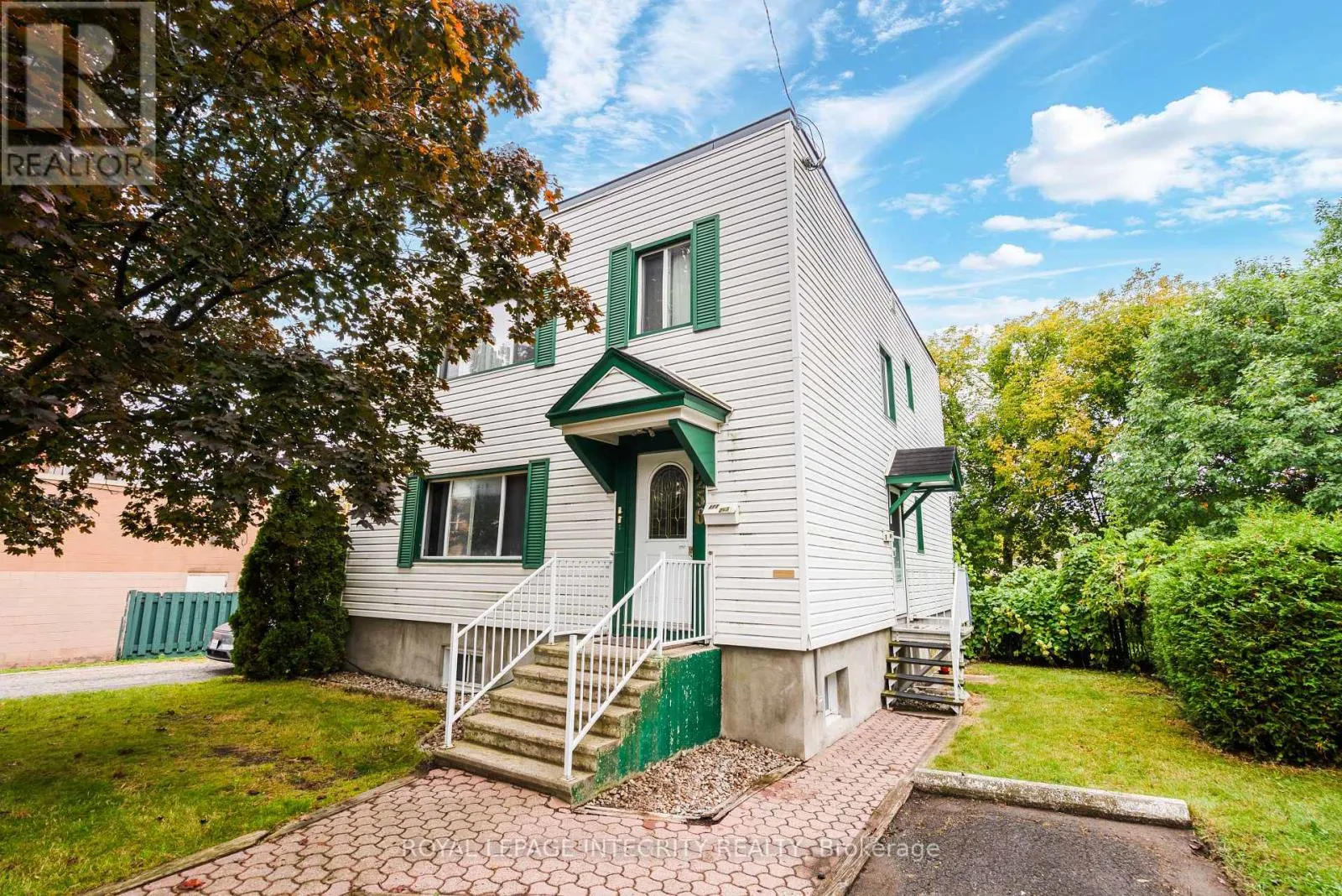 Triplex for rent: 256 Alfred Street, Ottawa, Ontario K1L 6W6