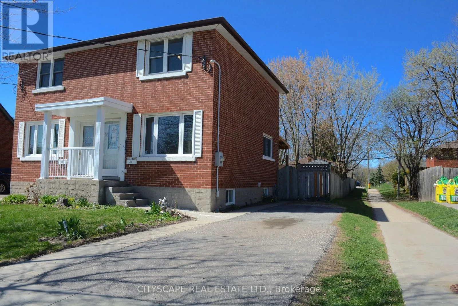 House for rent: 258 Lorne Avenue, Kitchener, Ontario N2M 3Y8