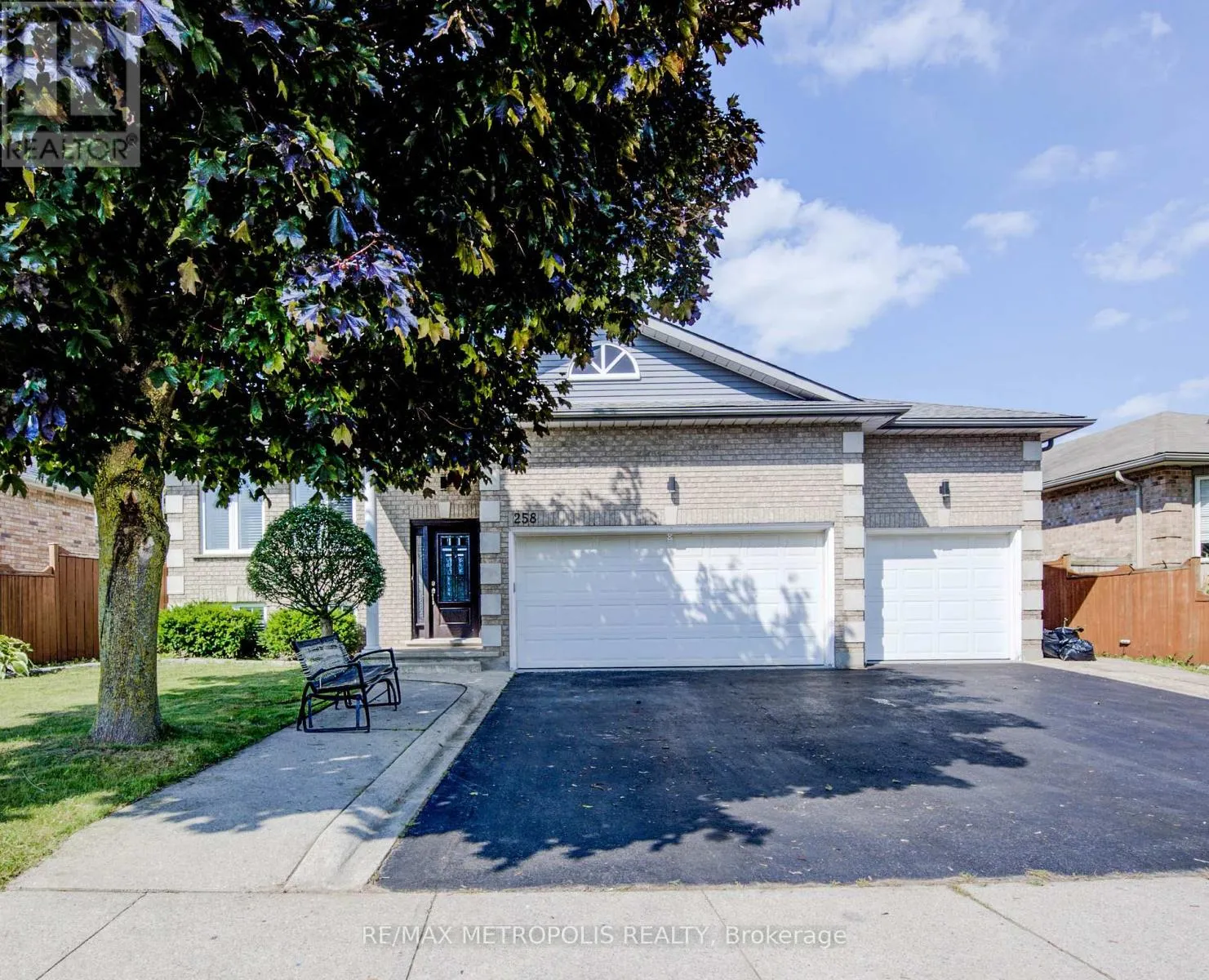 House for rent: 258 Saginaw Parkway, Cambridge, Ontario N1T 1R7