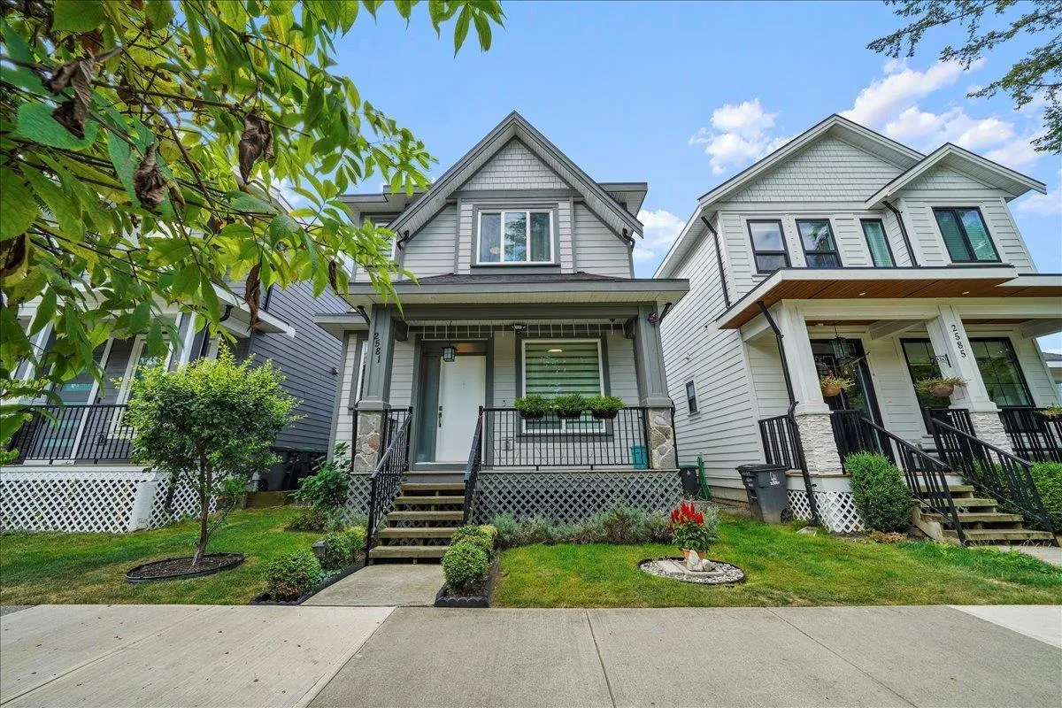 House for rent: 2581 168 Street, Surrey, British Columbia V3Z 0A7