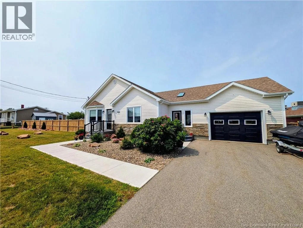 House for rent: 259 Rue Savard, Caraquet, New Brunswick E1W 1A6