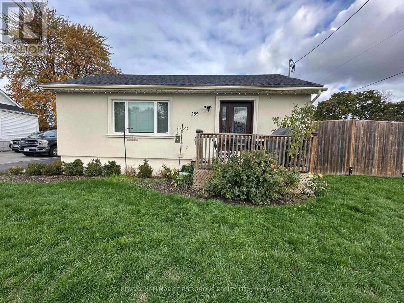 Duplex for rent: 259 Stevenson Road N, Oshawa, Ontario L1J 5N1