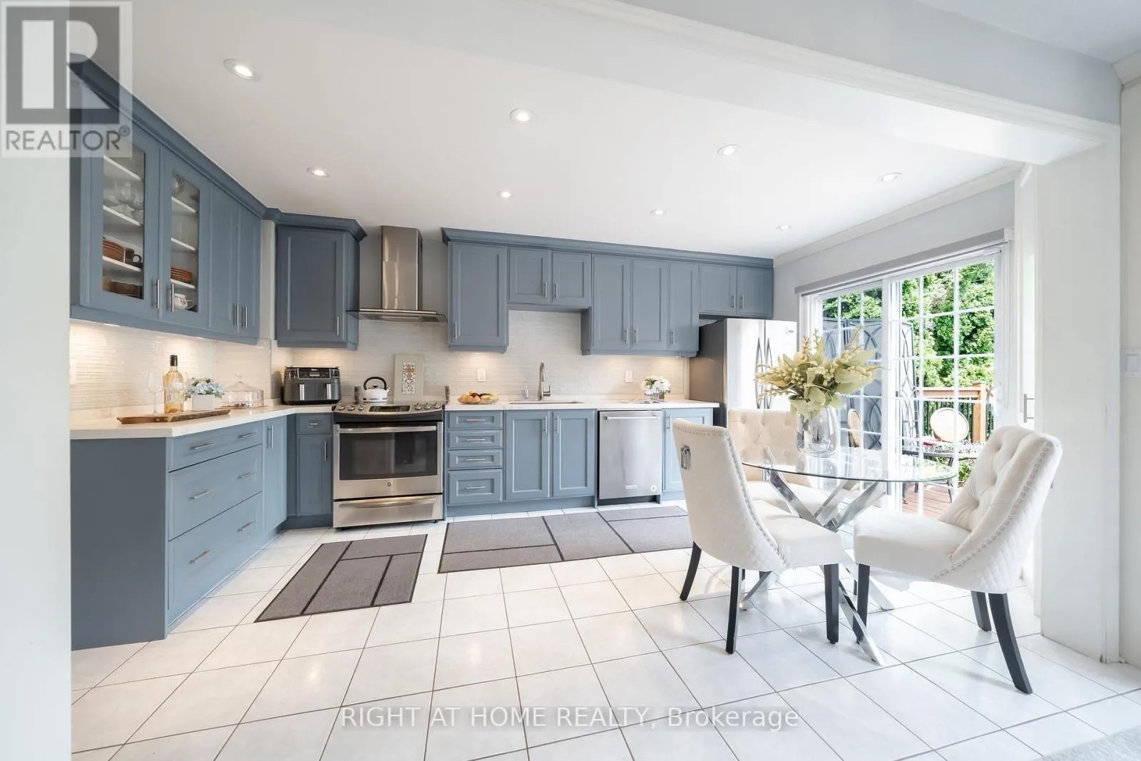 House for rent: 259 Tall Grass Trail, Vaughan, Ontario L4L 3P7