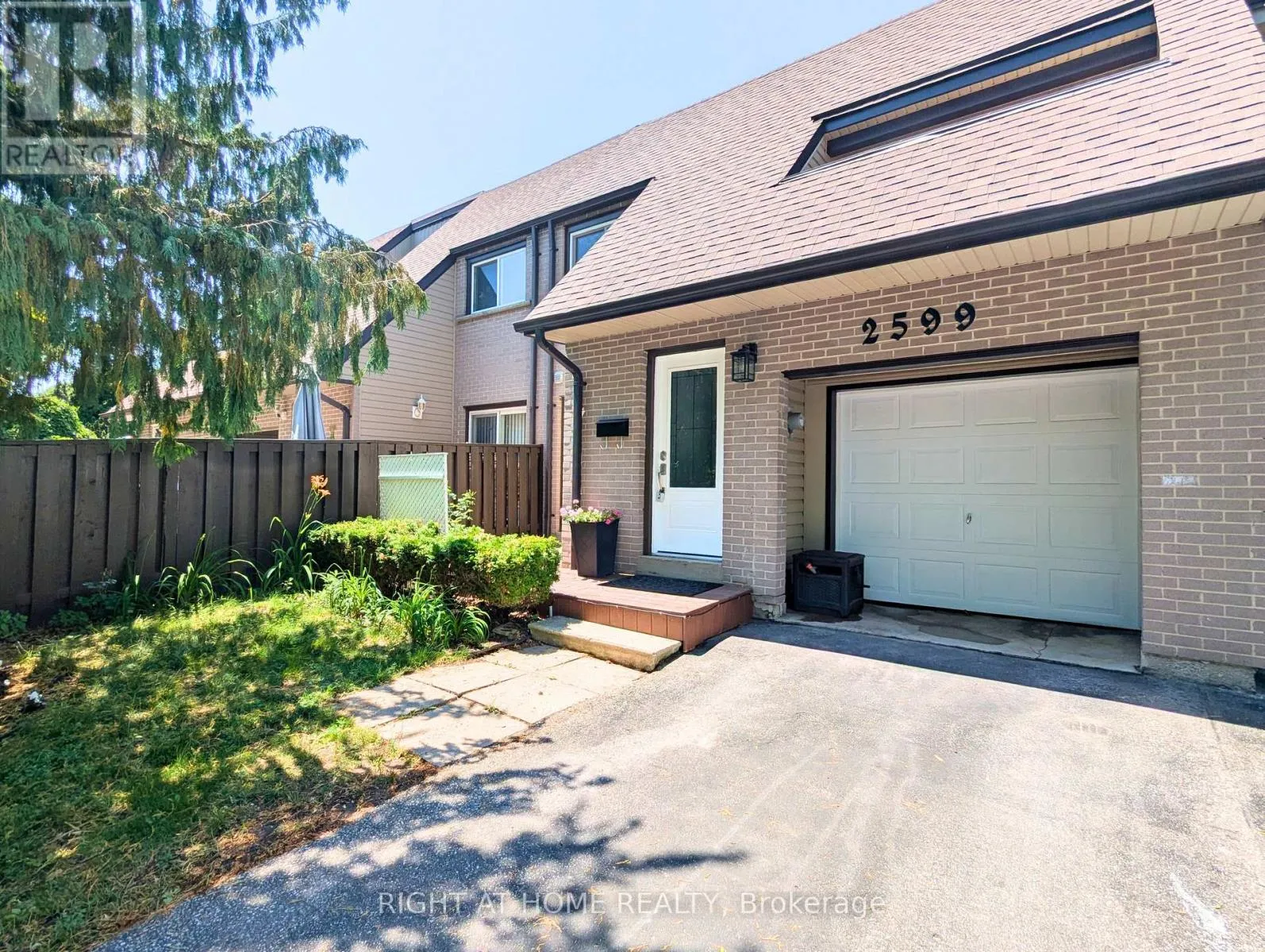 Row / Townhouse for rent: 2599 Inlake Court, Mississauga, Ontario L5N 2M9