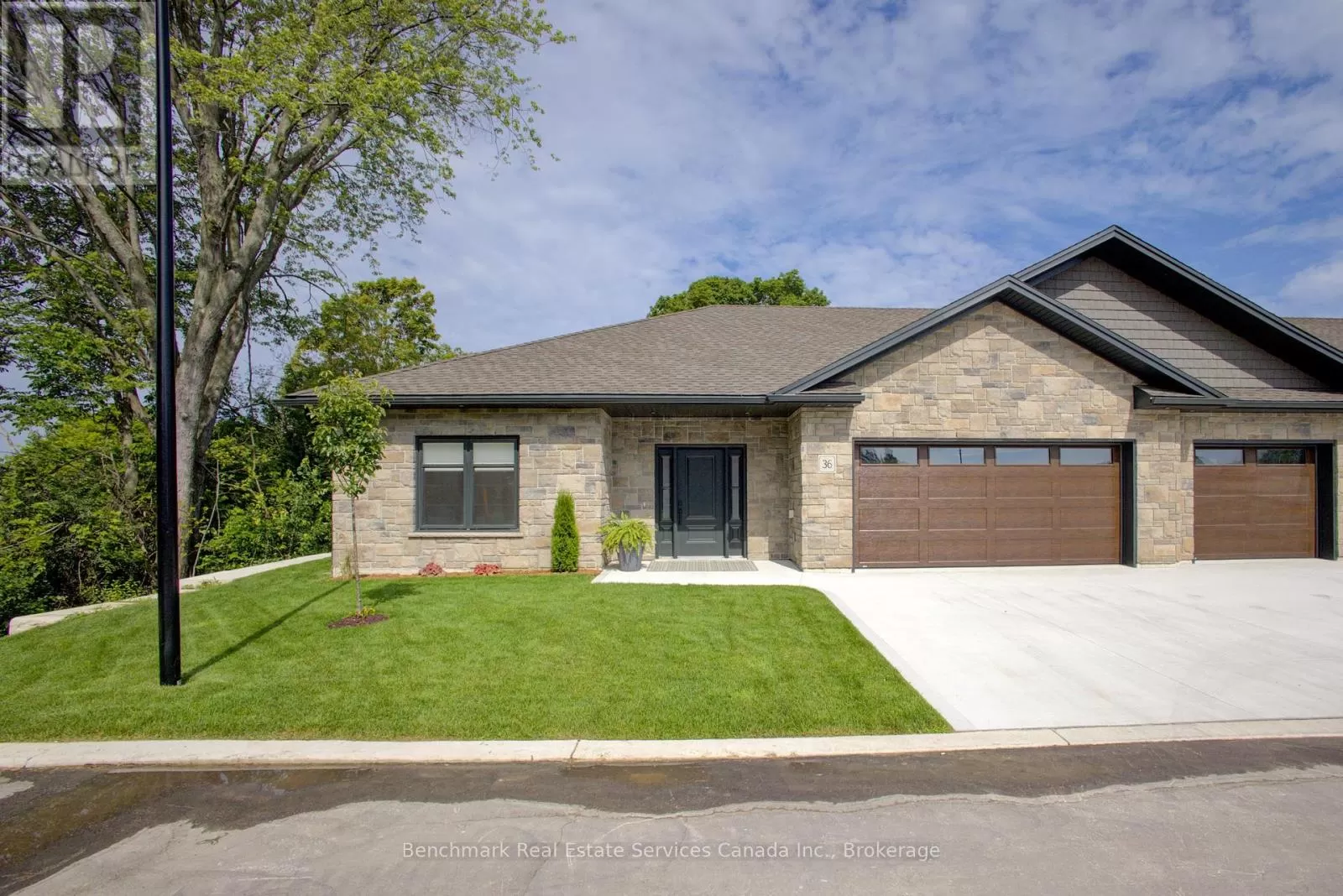 26 - 1182 Queen Street, Kincardine, Ontario N2Z 1G4