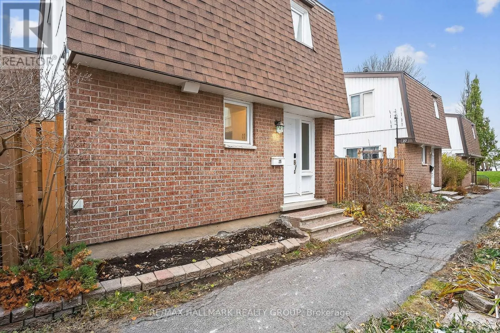 Row / Townhouse for rent: 26 - 837 Eastvale Drive, Ottawa, Ontario K1J 7T5