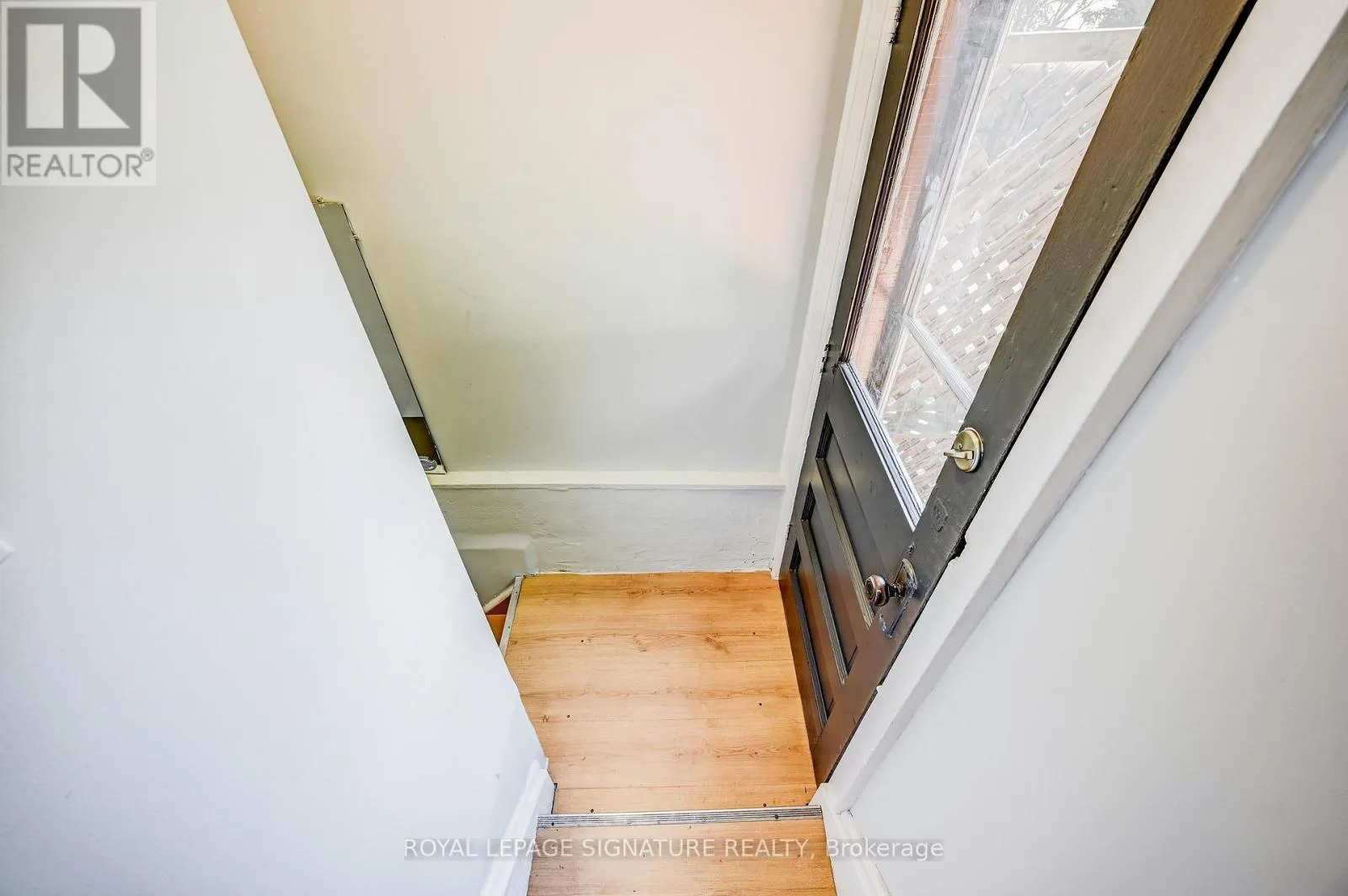 House for rent: 26 Hector Avenue, Toronto, Ontario M6G 3G3