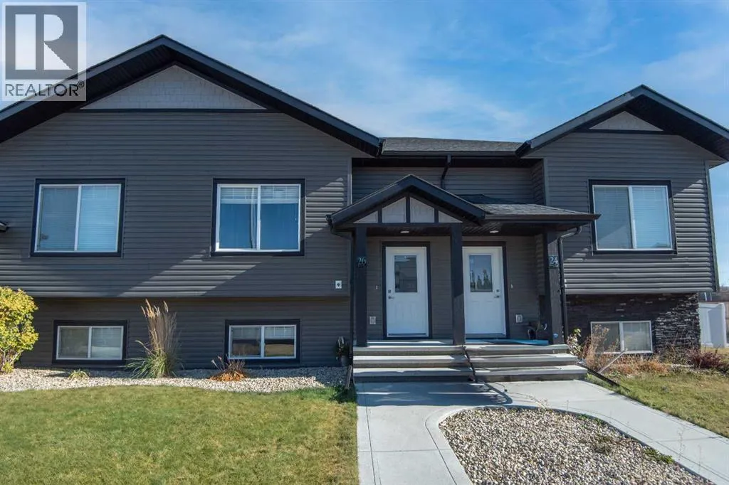 Row / Townhouse for rent: 26 Hutton Place, Penhold, Alberta T0M 1R0