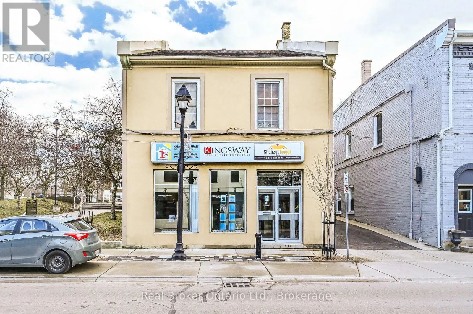 Offices for rent: 26 Queen Street E, Cambridge, Ontario N3C 2A6