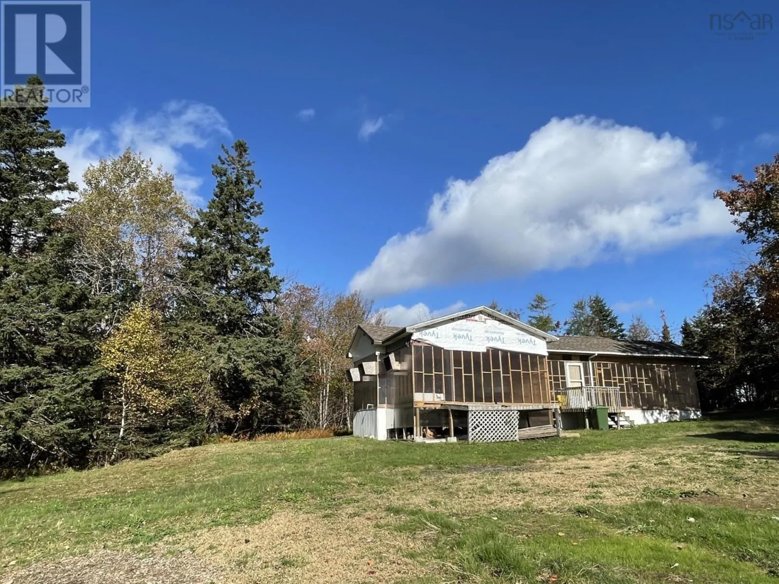 Mobile Home for rent: 26 Silver Court, Cow Bay, Nova Scotia B3G 1K1