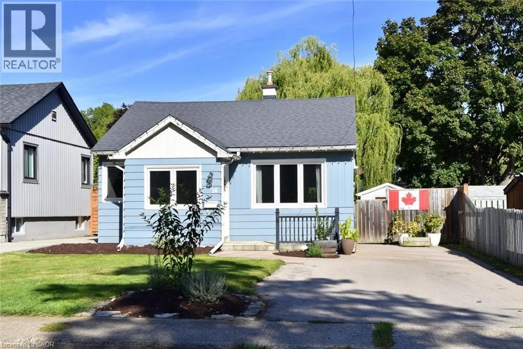 House for rent: 26 Spencer Avenue, Dundas, Ontario L9H 1E8