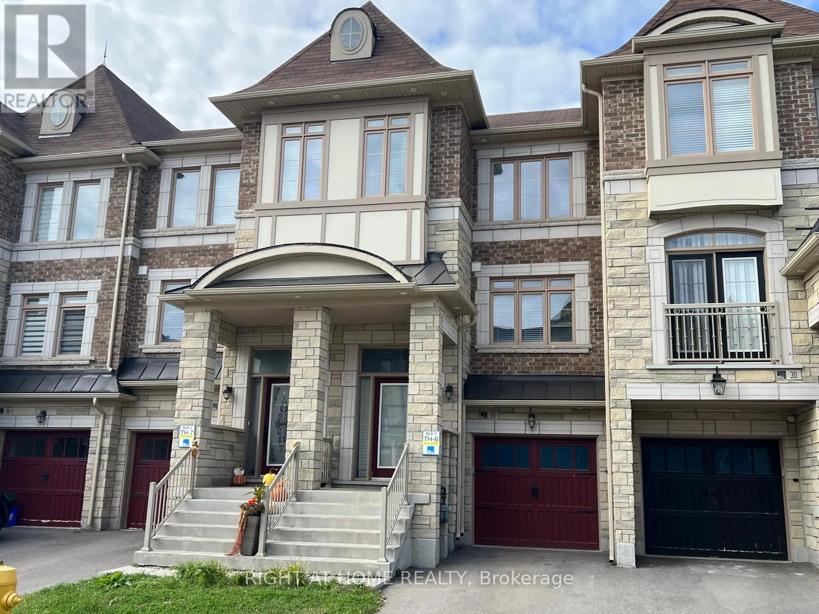 Row / Townhouse for rent: 26 Sunset Terrace, Vaughan, Ontario L6H 4S3