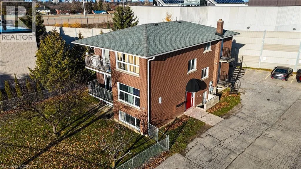 Apartment for rent: 26 Woodfern Court Unit# 1, Kitchener, Ontario N2E 1H4