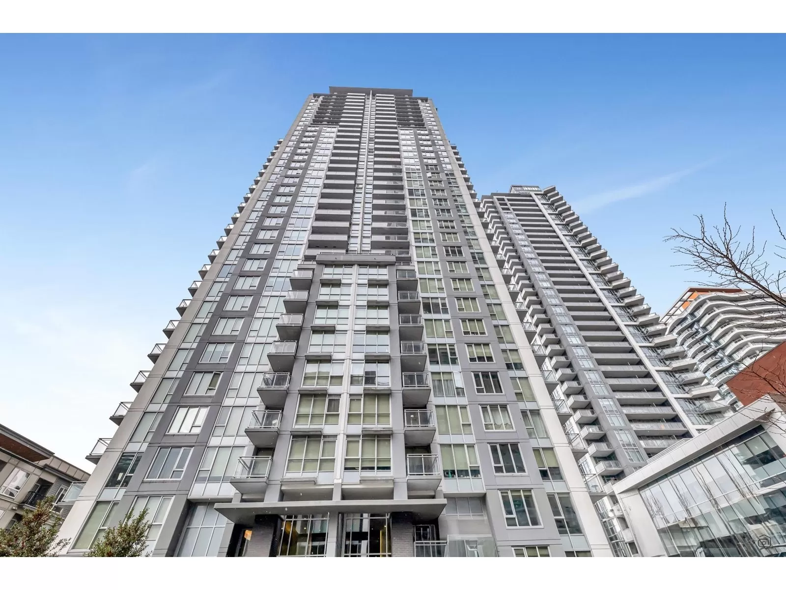 Apartment for rent: 2607 13325 102a Avenue, Surrey, British Columbia V2T 0J5