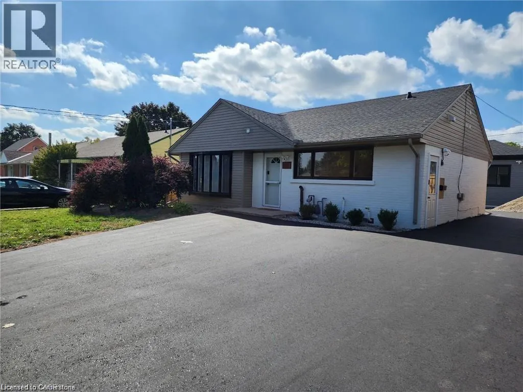 House for rent: 261 Belmont Avenue W Unit# Lower, Kitchener, Ontario N2M 1M3