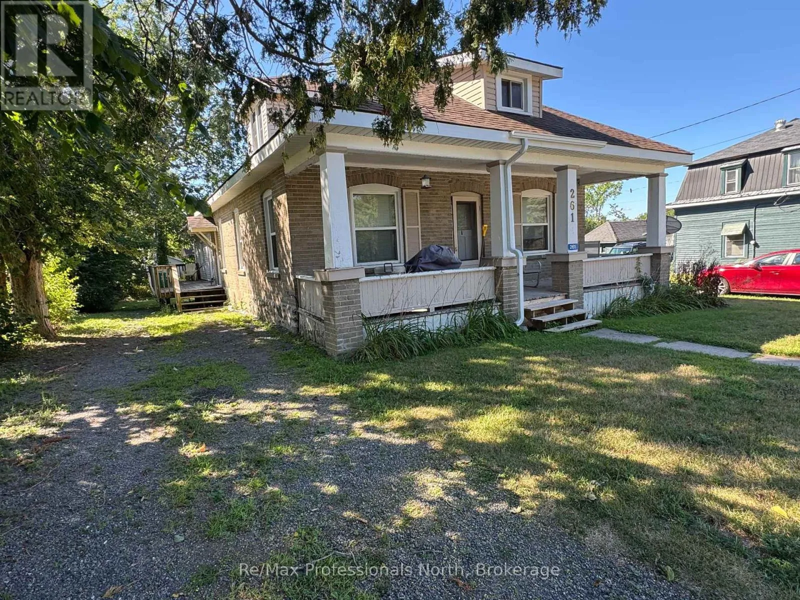 Triplex for rent: 261 Hotchkiss Street, Gravenhurst), Ontario P1P 1H7