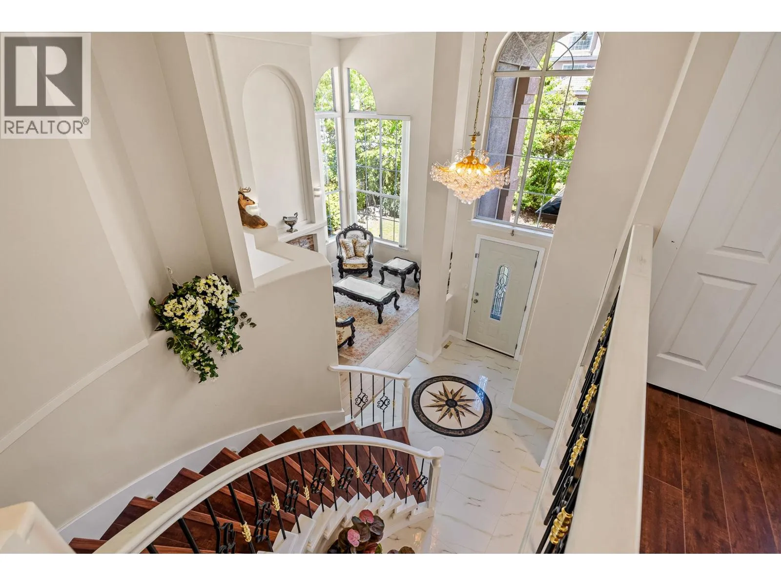 House for rent: 2622 Sandstone Crescent, Coquitlam, British Columbia V3E 2T8