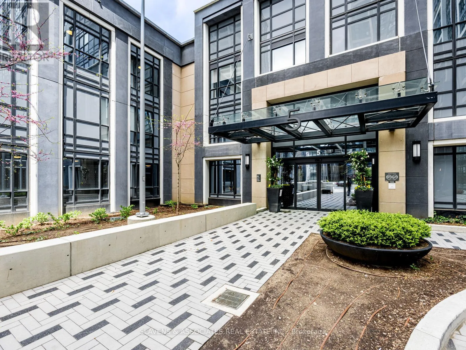 Apartment for rent: 2633 - 5 Mabelle Avenue, Toronto, Ontario M9A 0E1