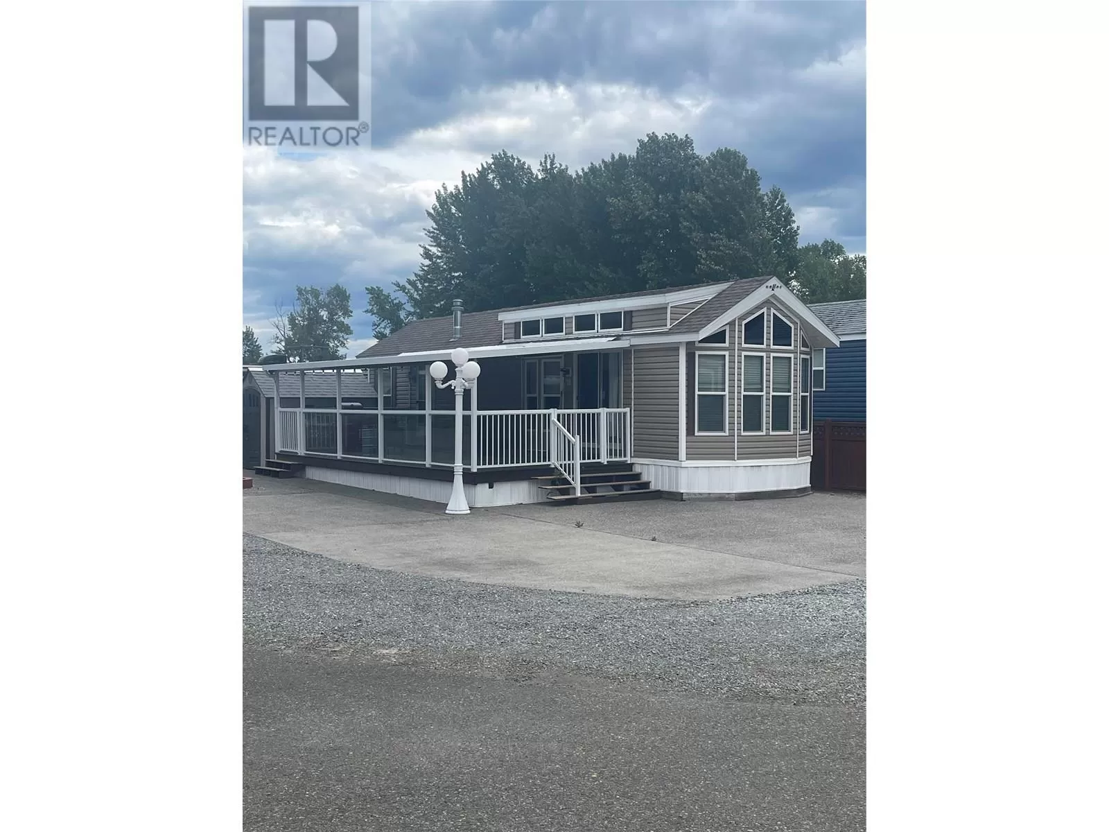 Park Model Mobile Home for rent: 2633 Squilax Anglemont Road Unit# 19, Lee Creek, British Columbia V0E 1M4