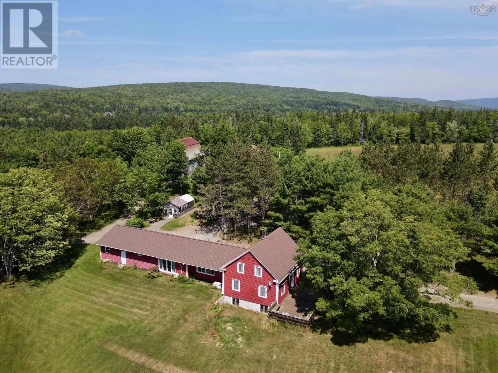 House for rent: 2639 Cabot Trail, Middle River, Nova Scotia B0E 1B0