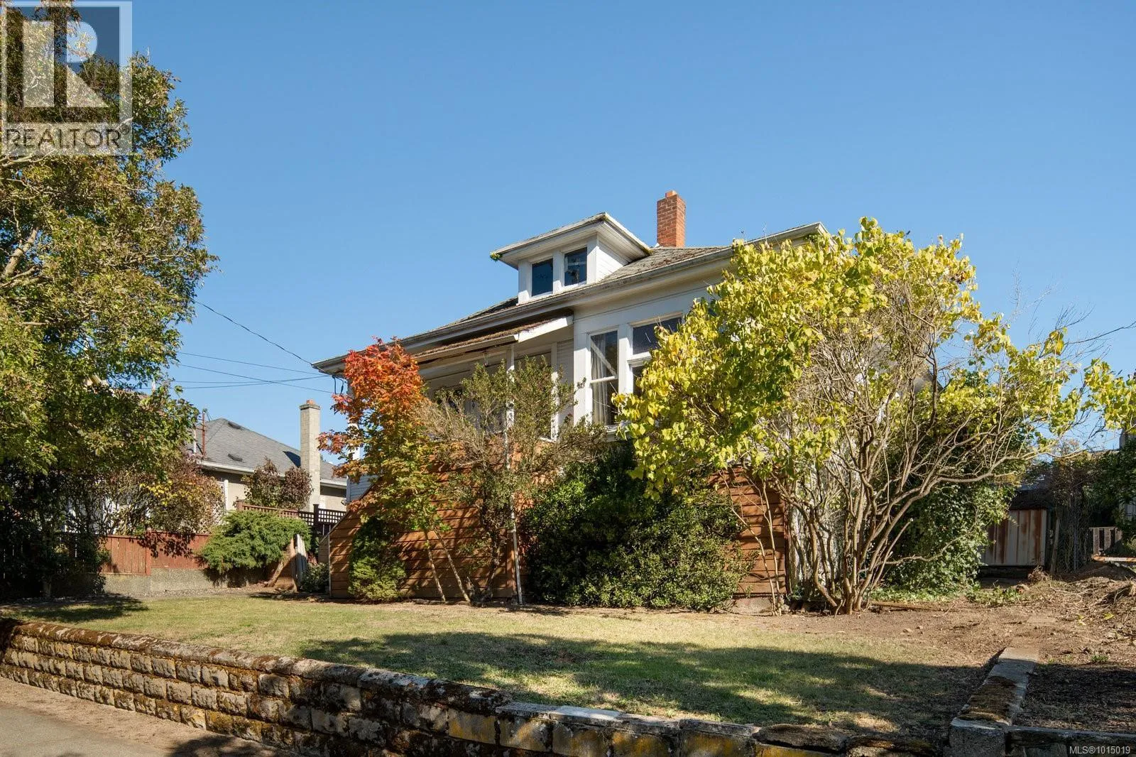 House for rent: 2639 Prior St, Victoria, British Columbia V8T 3X7