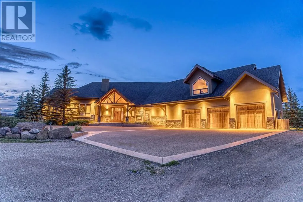 House for rent: 264390 Forestry Trunk Road, Rural Rocky View County, Alberta T4C 1B7