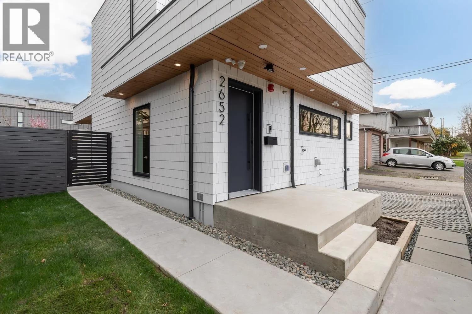 Row / Townhouse for rent: 2652 E 38th Avenue, Vancouver, British Columbia V5R 3M9