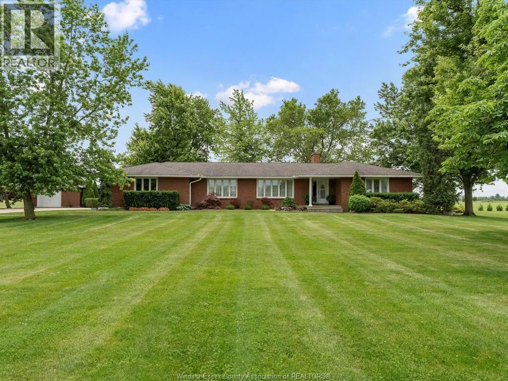 House for rent: 266 County Road 14 East, Kingsville, Ontario N0R 1B0