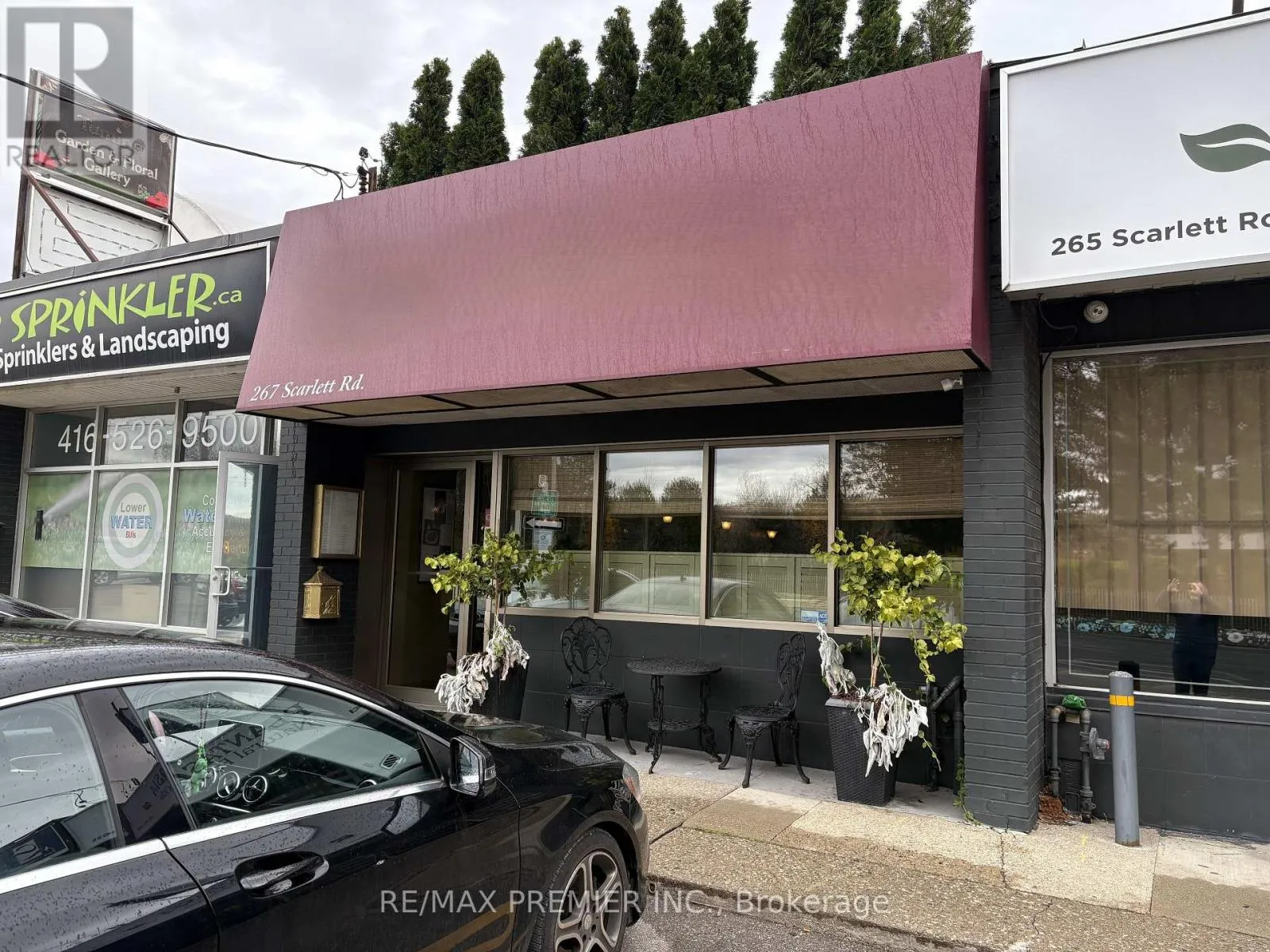 267 Scarlett Road, Toronto, Ontario M6N 4L1