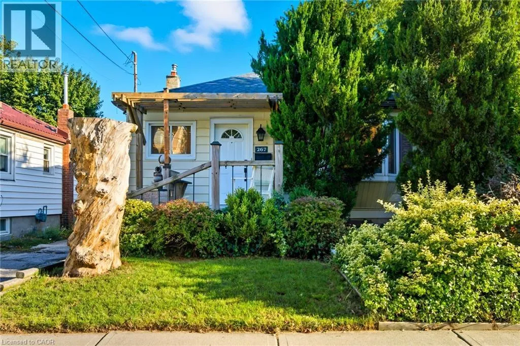 House for rent: 267 Thayer Avenue, Hamilton, Ontario L9A 1J6