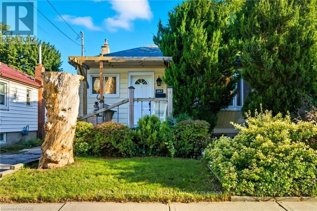 House for rent: 267 Thayer Avenue, Hamilton, Ontario L9A 1J6