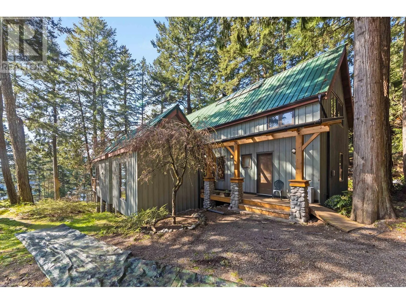 House for rent: 269 David Road, Bowen Island, British Columbia V0N 1G2