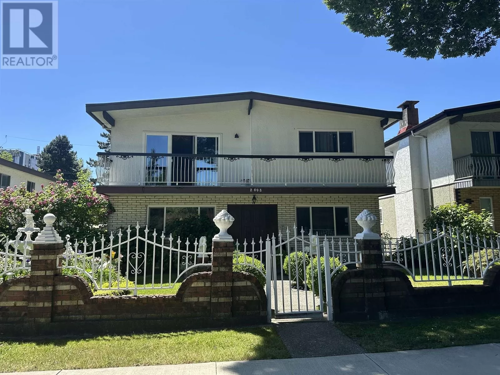 House for rent: 2698 Ward Street, Vancouver, British Columbia V5R 4S6